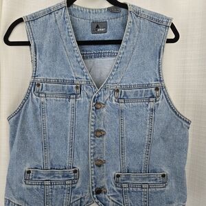 🏃‍♀️2 For $40 🏃‍♀️Super Cute, Vintage Denim Button-Up Vest